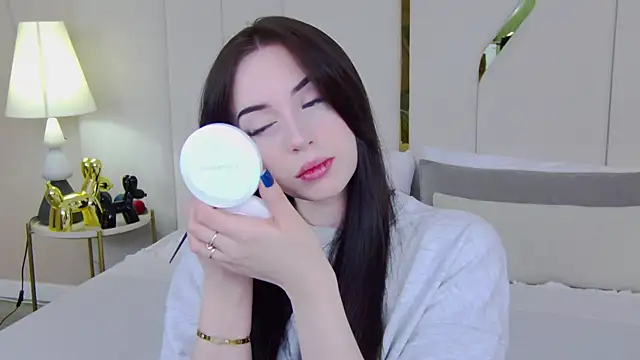 Betty Bridge online show from 03/06/26, 05:15