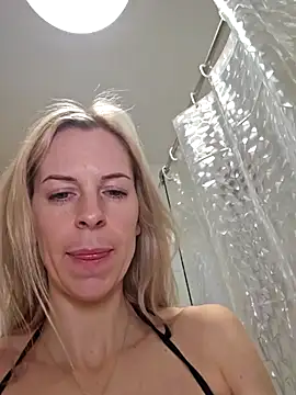 Snapshot of Amber_riivers chatting on 01/31/25, 10:31 Amber riivers online show from 01/31/25, 10:31