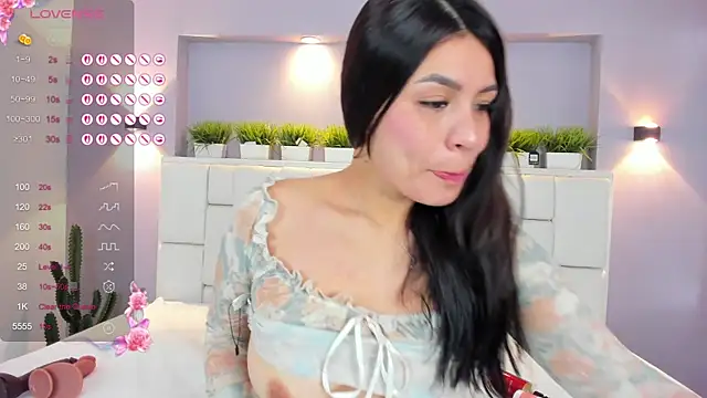 ValeriaGarcia online show from 11/14/25, 01:21