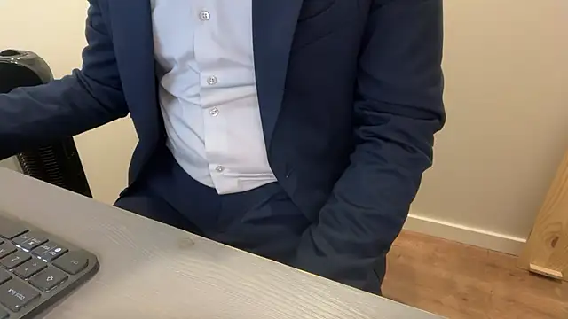 rickyi2023 online show from 11/26/25, 05:25