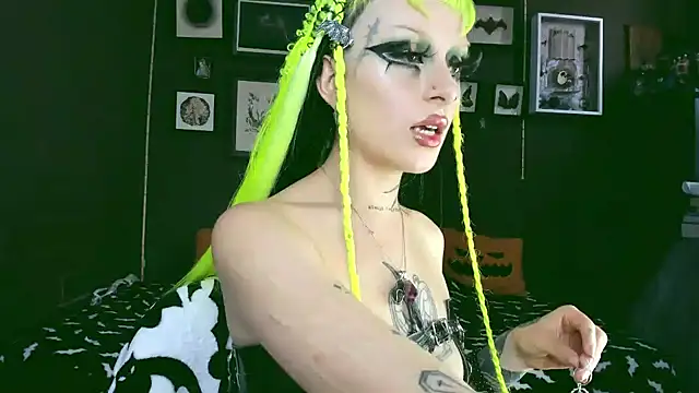 insania 9999  online show from 01/17/25, 04:26