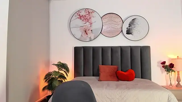 SaharaGarcia   online show from 02/20/25, 01:25