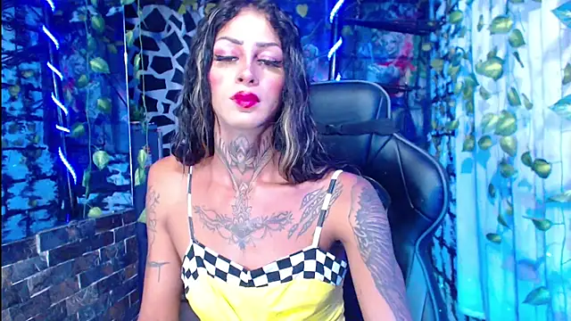 Snapshot of kissingdevil chatting on 01/12/25, 01:21 kissingdevil online show from 01/12/25, 01:21