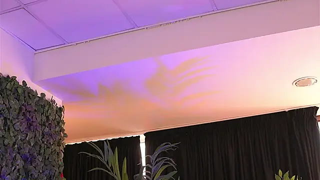 Snapshot of HotSkinnyX chatting on 02/22/25, 06:06 HotSkinnyX online show from 02/22/25, 06:06