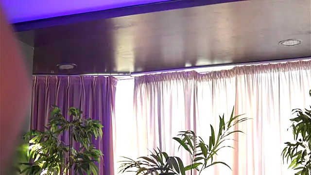 Snapshot of HotSkinnyX chatting on 09/18/25, 06:15 HotSkinnyX online show from 09/18/25, 06:15