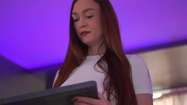 Snapshot of HotSkinnyX chatting on 09/20/25, 06:25 HotSkinnyX online show from 09/20/25, 06:25