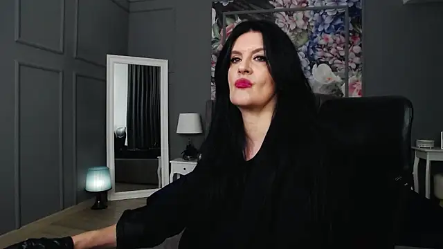 Snapshot of DomMelissaW chatting on 12/12/24, 09:15 DomMelissaW online show from 12/12/24, 09:15