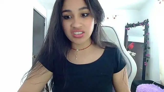 Snapshot of InocentHeaven1 chatting on 12/03/24, 03:55 InocentHeaven1 online show from 12/03/24, 03:55