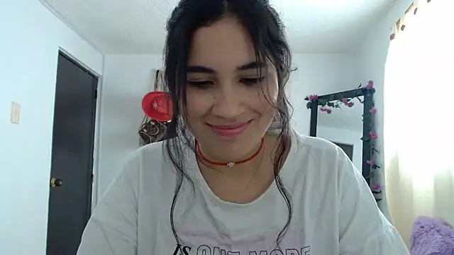 Snapshot of InocentHeaven1 chatting on 12/10/24, 03:44 InocentHeaven1 online show from 12/10/24, 03:44