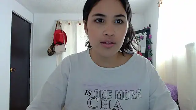 Snapshot of InocentHeaven1 chatting on 12/27/24, 12:34 InocentHeaven1 online show from 12/27/24, 12:34