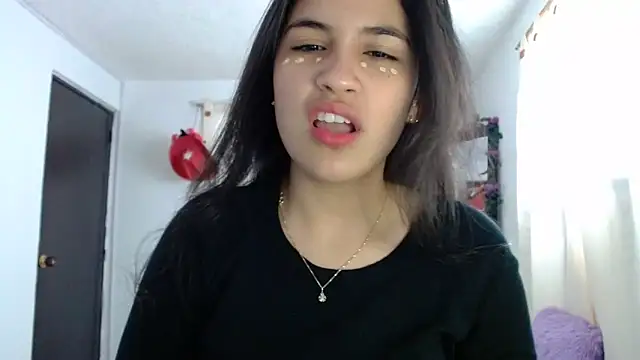 Snapshot of InocentHeaven1 chatting on 02/04/25, 12:33 InocentHeaven1 online show from 02/04/25, 12:33