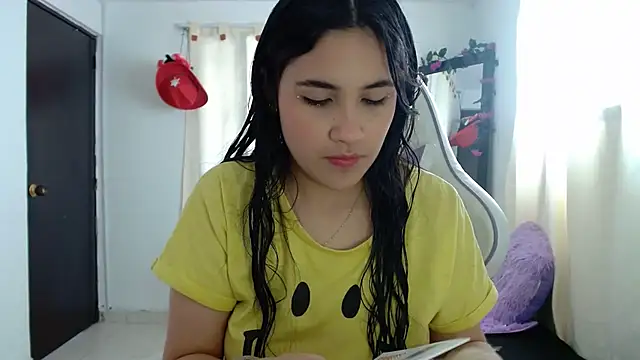 Snapshot of InocentHeaven1 chatting on 02/08/25, 01:22 InocentHeaven1 online show from 02/08/25, 01:22