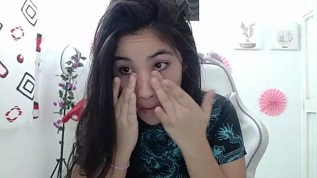 Snapshot of InocentHeaven1 chatting on 10/24/25, 01:29 InocentHeaven1 online show from 10/24/25, 01:29