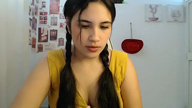 Snapshot of InocentHeaven1 chatting on 07/15/26, 12:43 InocentHeaven1 online show from 07/15/26, 12:43