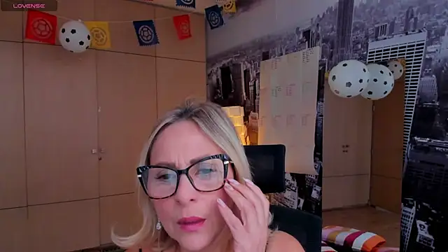 Snapshot of jane_turner chatting on 06/16/26, 01:14 jane turner online show from 06/16/26, 01:14