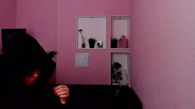 Persephoni online show from 01/25/25, 05:08