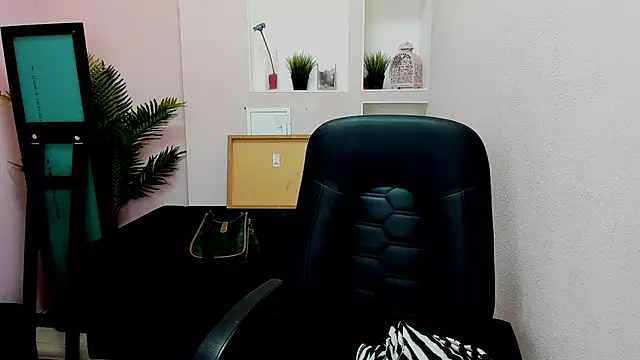 Persephoni online show from 01/27/25, 05:25