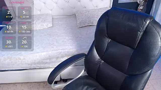 LiaVillalobos online show from 09/27/25, 12:32