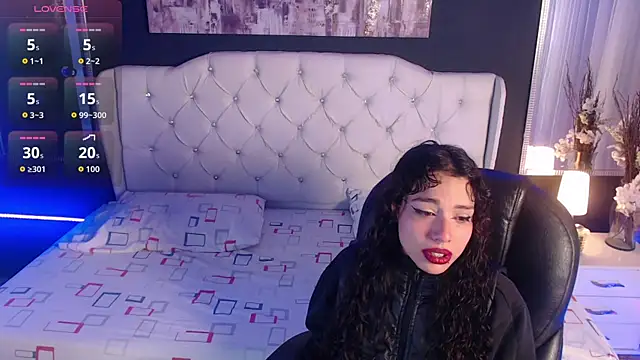 LiaVillalobos online show from 11/10/25, 12:48