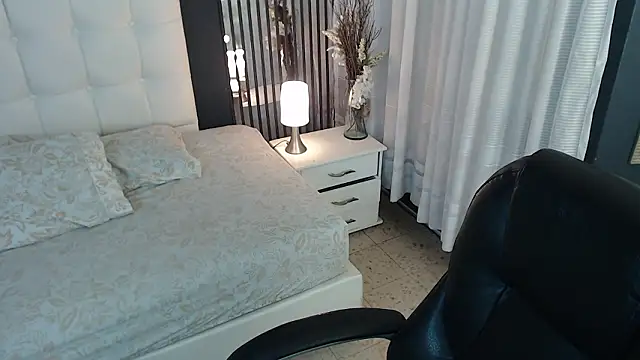 LiaVillalobos online show from 02/10/26, 11:58