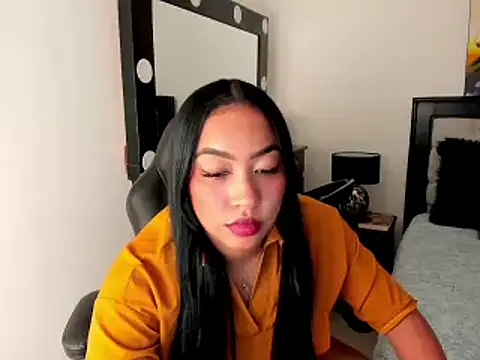 Snapshot of brunetenikole02 chatting on 02/16/25, 12:19 brunetenikole02 online show from 02/16/25, 12:19