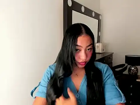 Snapshot of brunetenikole02 chatting on 02/20/25, 01:36 brunetenikole02 online show from 02/20/25, 01:36