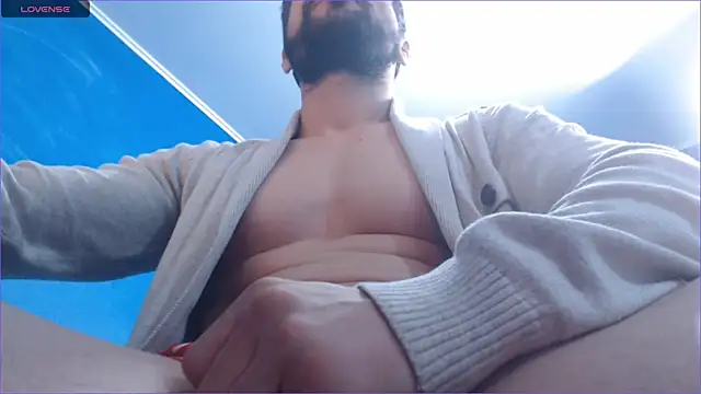 Snapshot of alex_blu chatting on 10/07/25, 11:07 alex blu online show from 10/07/25, 11:07