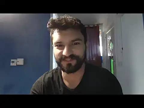 Snapshot of alex_blu chatting on 12/20/25, 09:05 alex blu online show from 12/20/25, 09:05