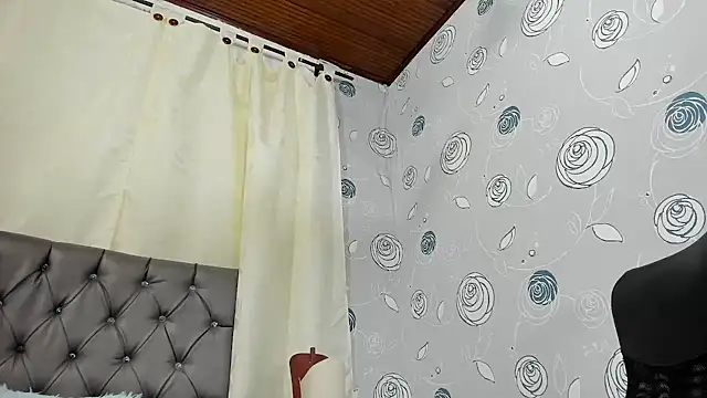 luna evaa online show from 02/12/25, 05:37