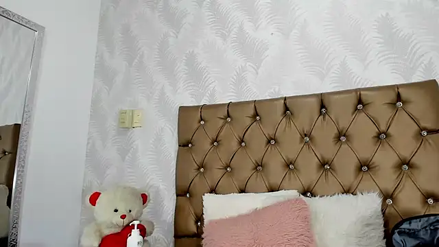 luna evaa online show from 09/10/25, 01:55