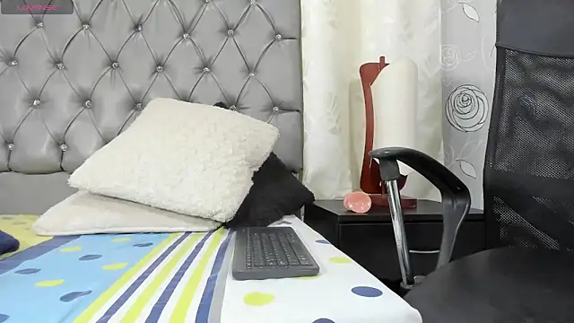 luna evaa online show from 01/05/26, 05:27