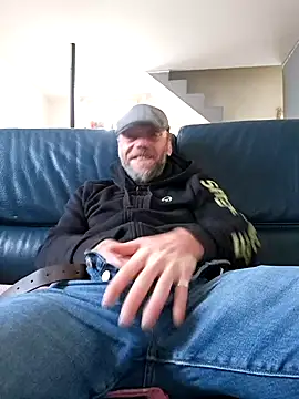 eddouxxx78 online show from 01/06/25, 10:57