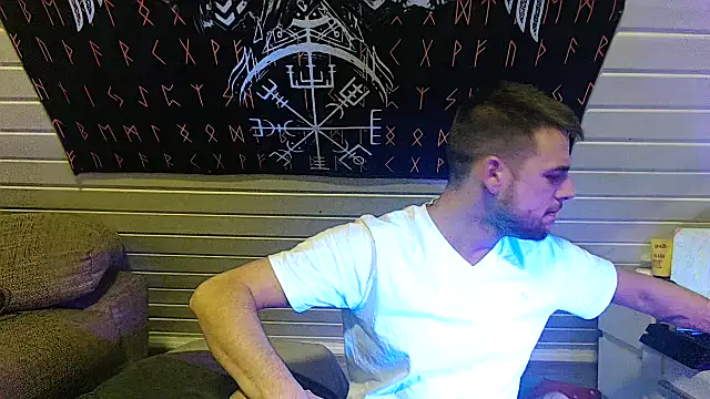 Snapshot of Youngtimer_1997 chatting on 12/05/25, 08:16 Youngtimer 1997 online show from 12/05/25, 08:16