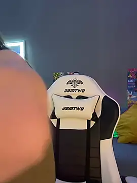 julia fly online show from 02/09/25, 11:58