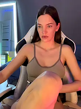 julia fly online show from 12/04/25, 08:34