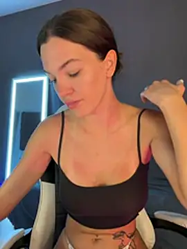 julia fly online show from 07/05/26, 06:53