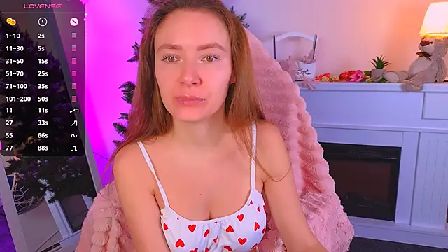 Snapshot of ___Emily___ chatting on 12/12/24, 07:19 Emily online show from 12/12/24, 07:19