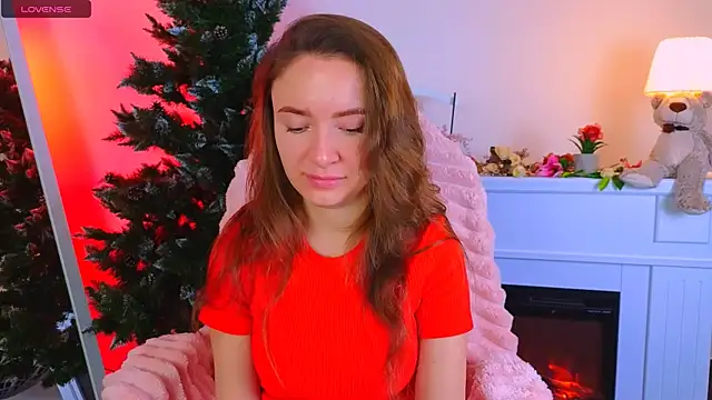 Snapshot of ___Emily___ chatting on 12/25/24, 07:24 Emily online show from 12/25/24, 07:24