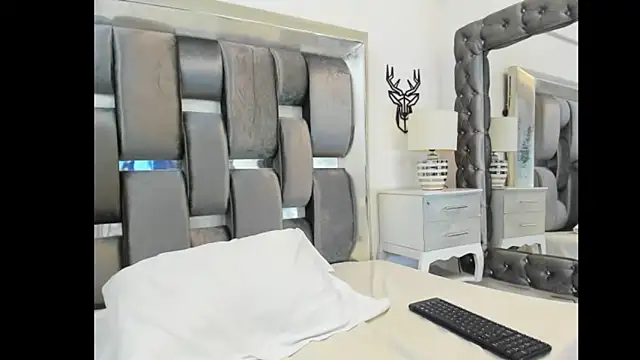 AntonellaaHot online show from 12/14/25, 07:25