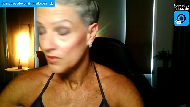 Snapshot of Devon2020 chatting on 06/11/26, 11:08 Devon2020 online show from 06/11/26, 11:08