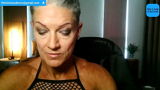 Snapshot of Devon2020 chatting on 06/15/26, 10:28 Devon2020 online show from 06/15/26, 10:28