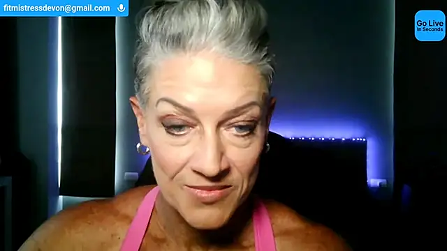 Snapshot of Devon2020 chatting on 07/08/26, 11:26 Devon2020 online show from 07/08/26, 11:26