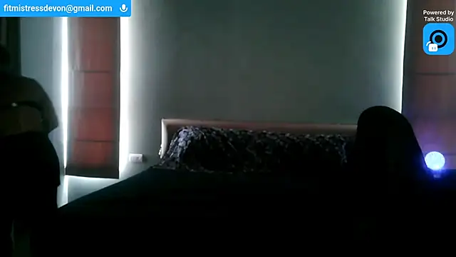 Snapshot of Devon2020 chatting on 07/19/26, 07:45 Devon2020 online show from 07/19/26, 07:45