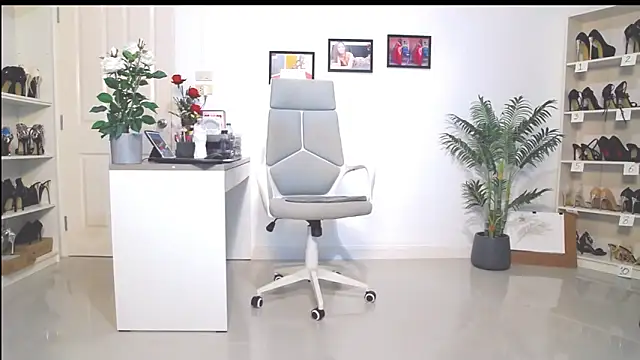 Hotbeebee online show from 03/09/25, 03:54