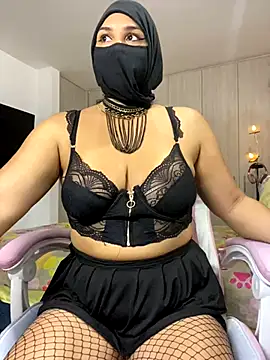 Snapshot of Jameela chatting on 12/03/24, 11:46 Jameela online show from 12/03/24, 11:46