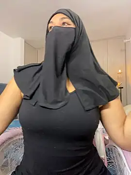 Snapshot of Jameela chatting on 01/02/25, 09:39 Jameela online show from 01/02/25, 09:39