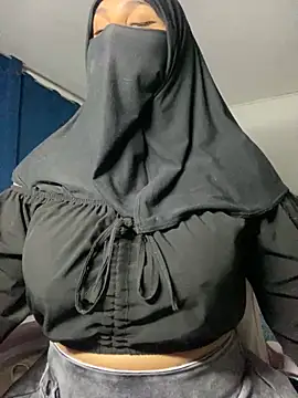 Snapshot of Jameela chatting on 01/20/25, 11:21 Jameela online show from 01/20/25, 11:21