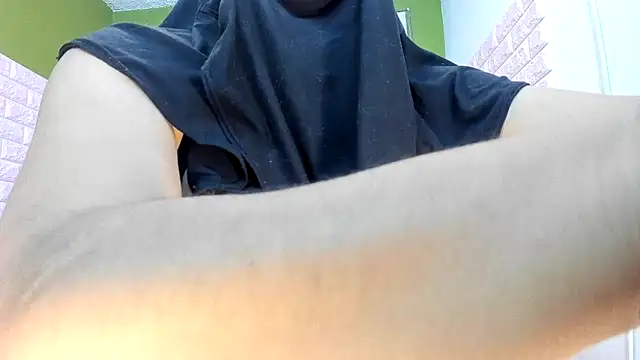 Snapshot of Jameela chatting on 01/30/25, 11:24 Jameela online show from 01/30/25, 11:24