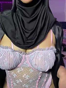 Snapshot of Jameela chatting on 07/06/26, 11:29 Jameela online show from 07/06/26, 11:29