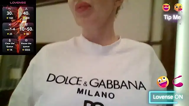 Snapshot of Allys chatting on 02/02/25, 02:48 Allys online show from 02/02/25, 02:48